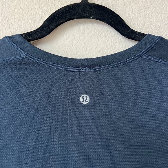 Lululemon Navy Metal Vent Tech Short Sleeve Tee Size L - Picture 4 of 4